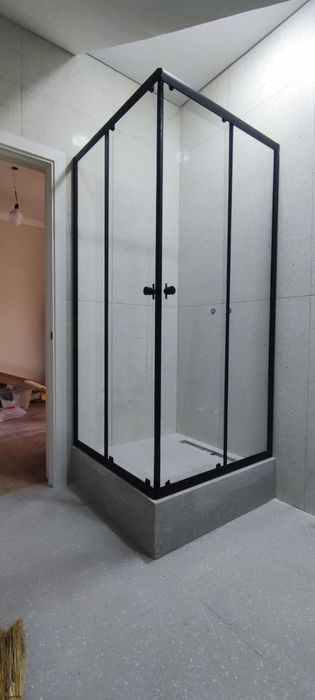 Установка душевых кабин