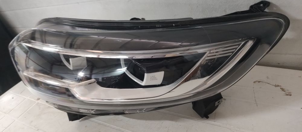 Far stânga kadjar facelift full led cod 260608385R