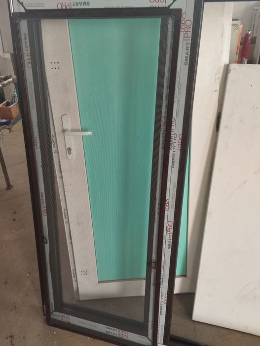 Москитные сетки и комплектующие