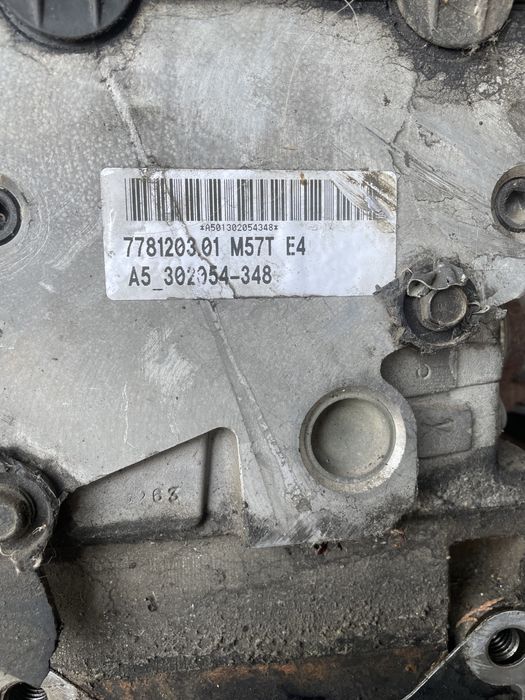 Dezmembrez motor bmw e 60 525 diesel