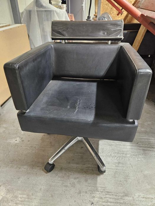 Mobilier salon infrumusetare