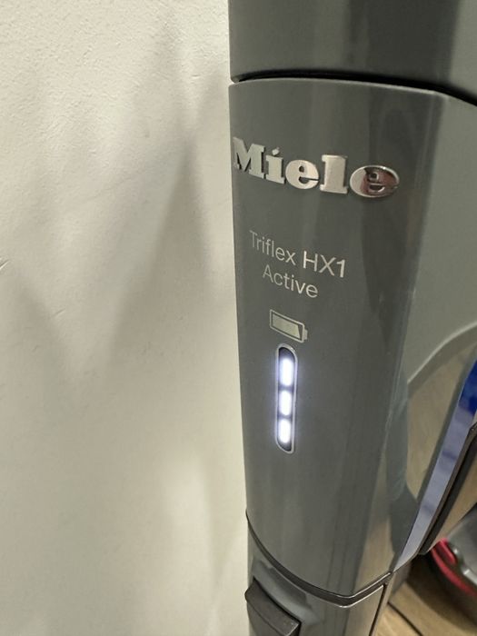 MIELE Прахосмукачка без кабел HX1 Active 3 в 1