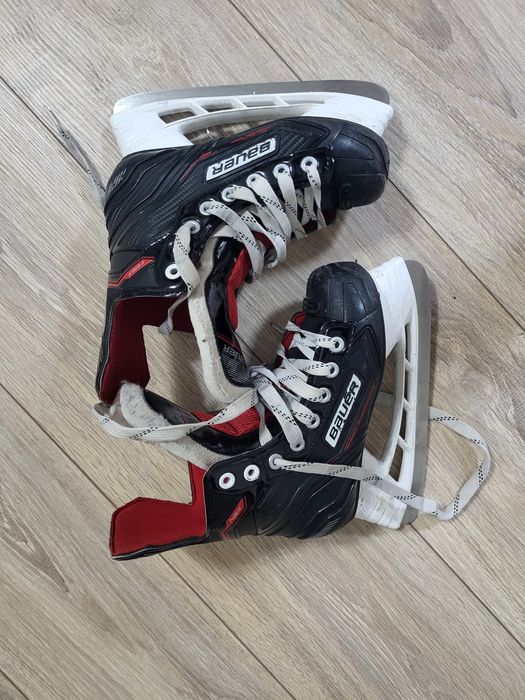Продаются коньки bauer в подарок джерси