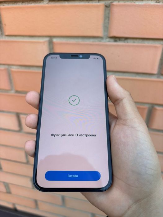 Продам Iphone 12