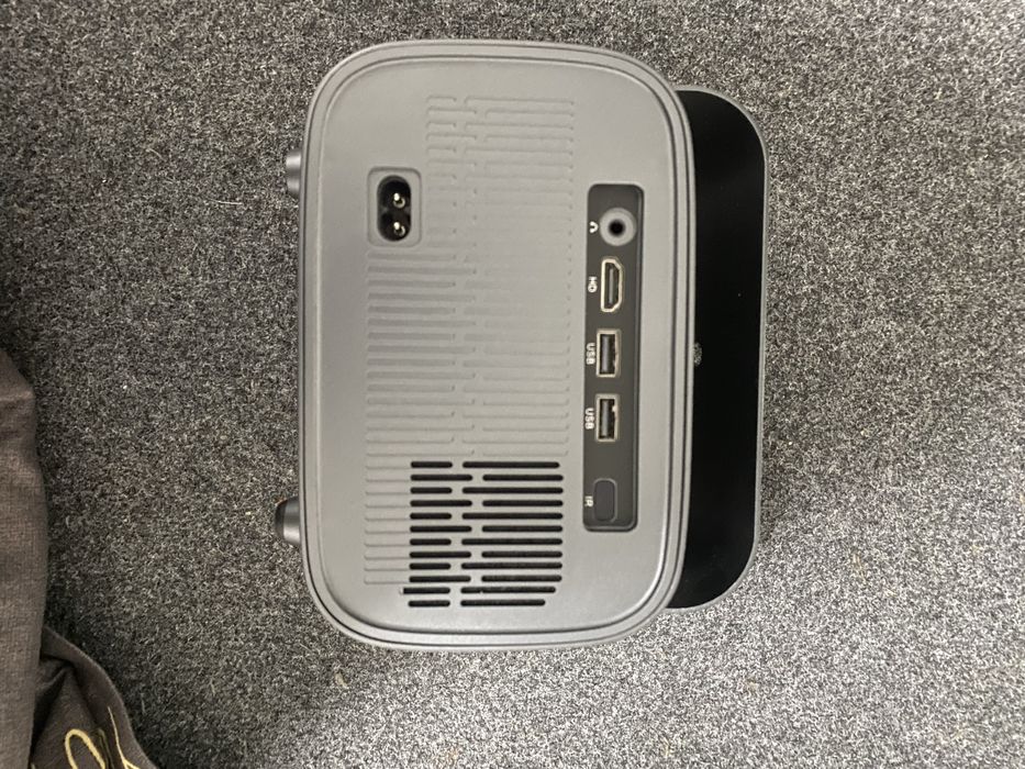 Прдается проектор срочно