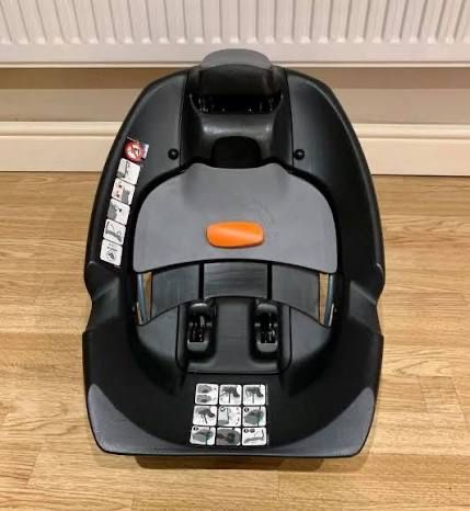 Кошница за кола cybex cloud Q ,база , адаптери gazelle s,