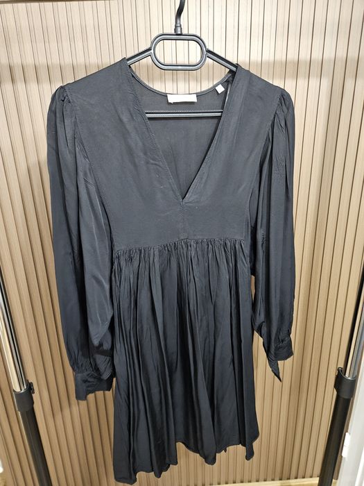 Продавам дамски рокли