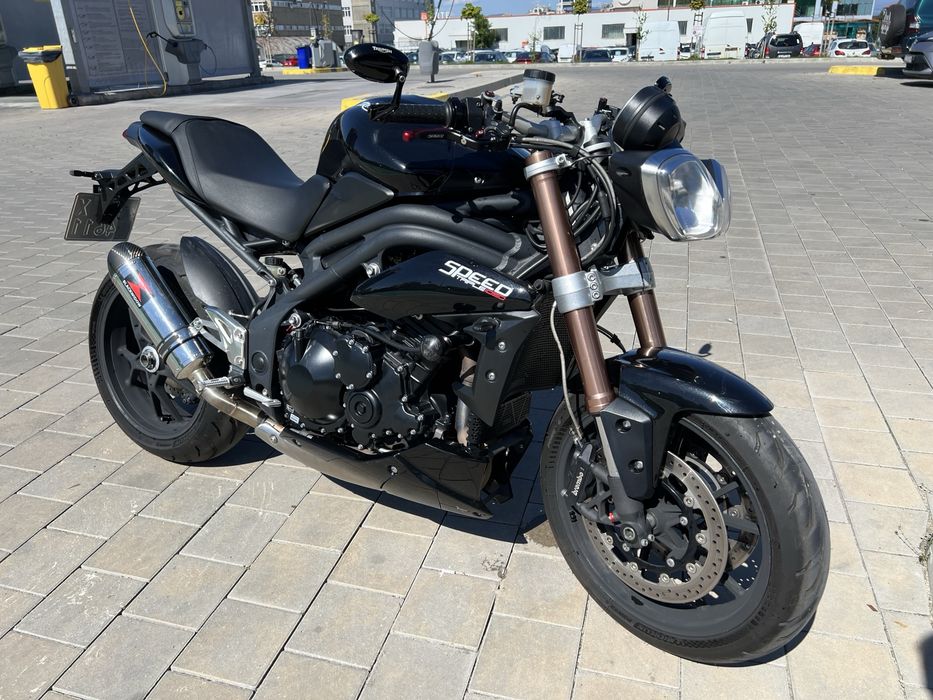 Triumph Speed Triple 1050 продавам