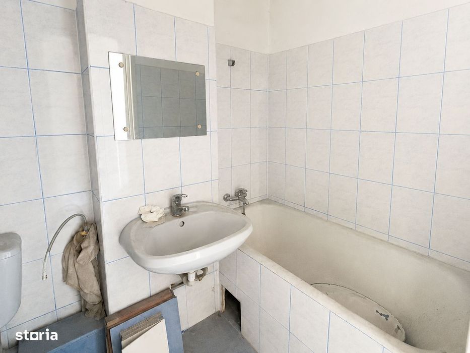 Racadau - Garsoniera cu extindere, de renovat, spatioasa, balcon!