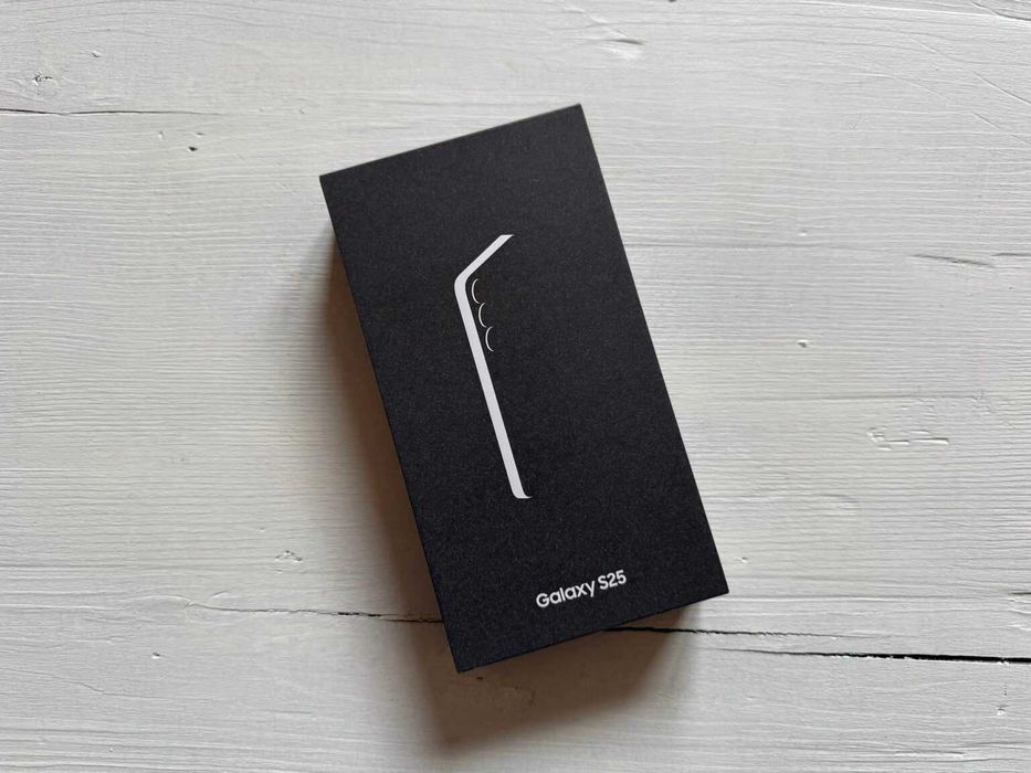 ЧИСТО НОВ - оригинален Samsung Galaxy S25 - 12GB RAM, 256GB + ПОДАРЪЦИ
