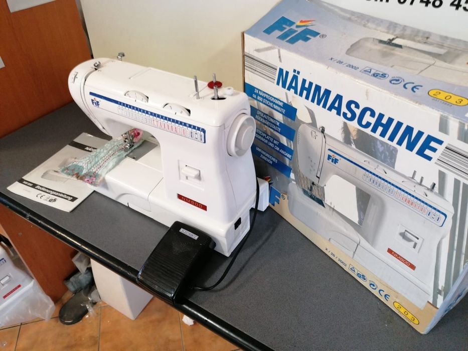 Masina de cusut FIF NM 800 impecabila cu piese metalice