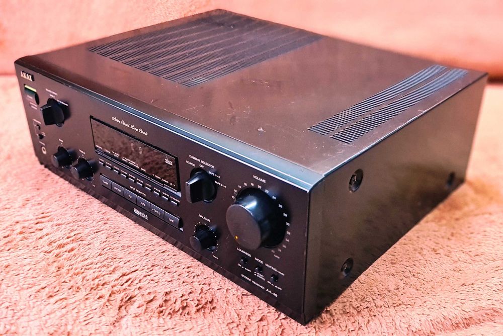 Akai AA-49 ampliruner 2X60W pe 8 Ohm