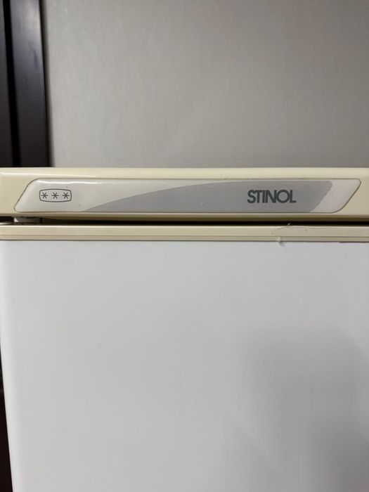 Холодильник Stinol 242 L