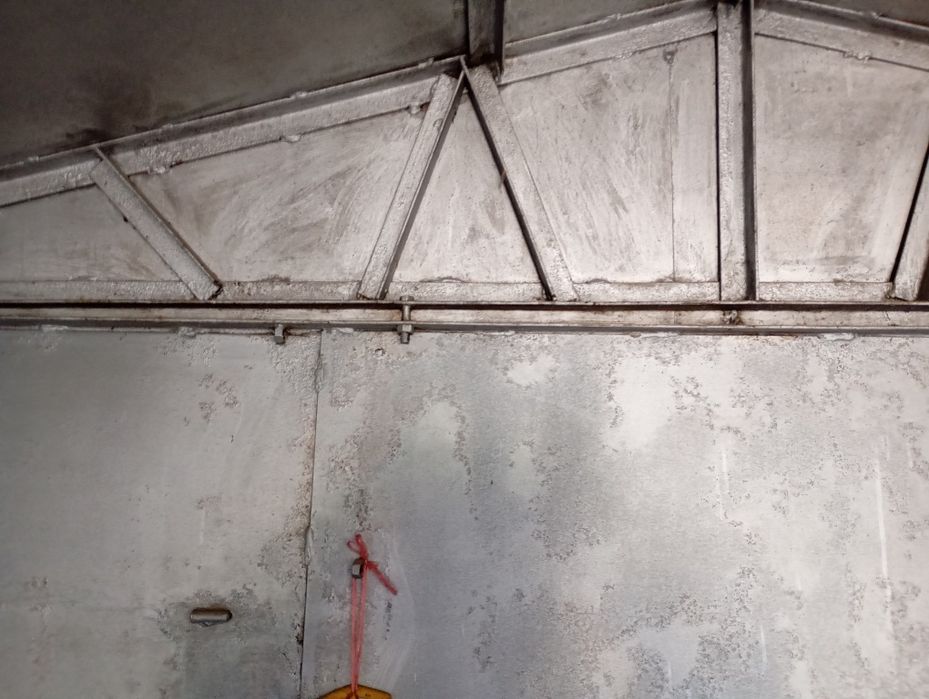 Гараж сотилади Болт гайка йечиб олинади размер 5/3