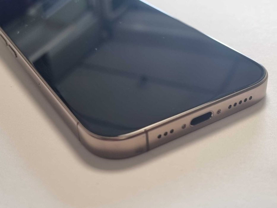 Iphone 16 Pro 256GB battery health 100%