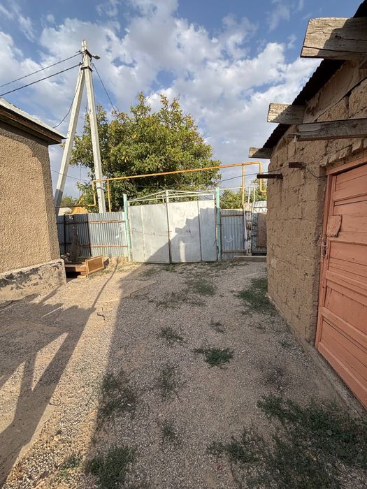 Тез арада еі бөлмелі үй сатылады