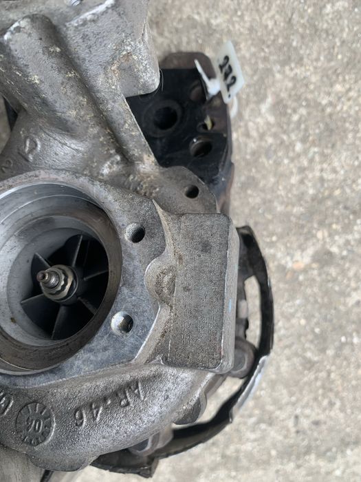 Turbosuflanta  cu geometrie electronica VW Touareg 5.0 Tdi 230 KW V10  2005 2001-2007 . 072145701T