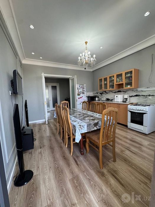 London Продается 4 комнатная квартира ремонт ул.Новомосковская