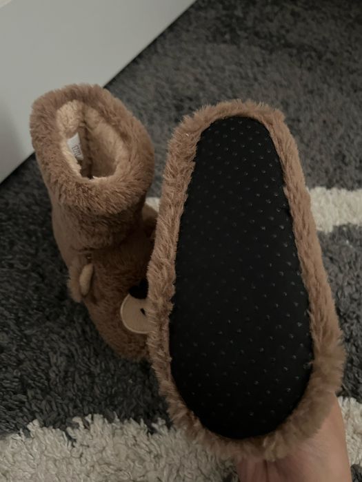 Детски пантофки нови