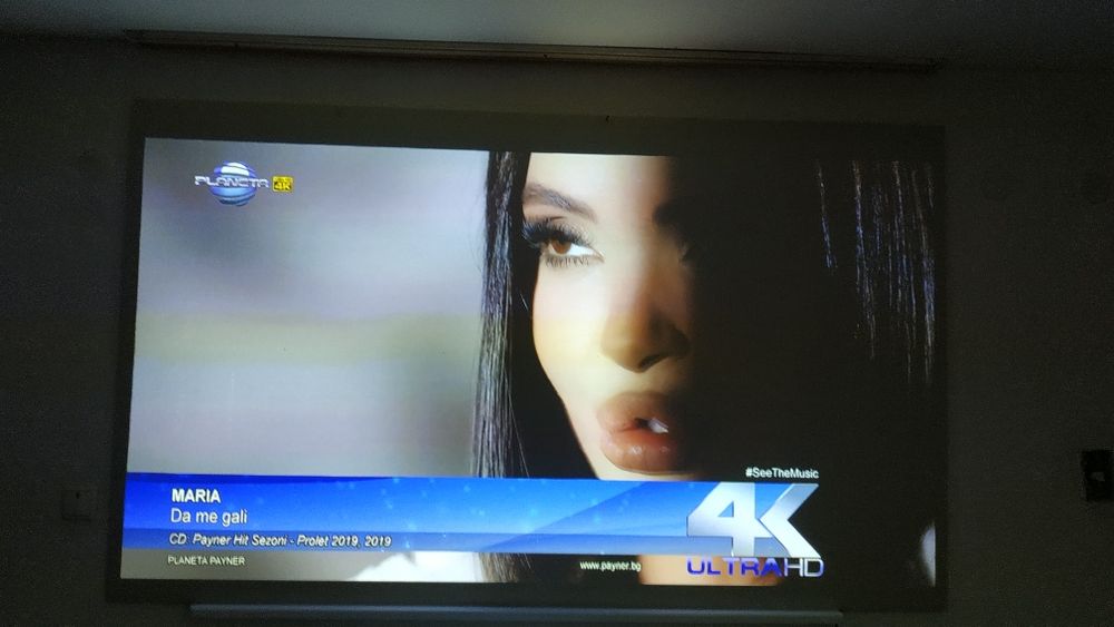 ALR екран 100 инча За ultra късофокусен проектор