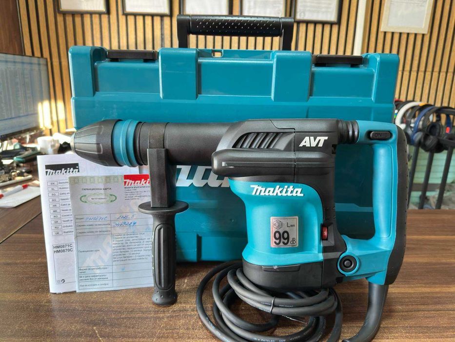 НОВ Електрически къртач Makita HM0871C,8.1 J, 1100 W, Гаранция