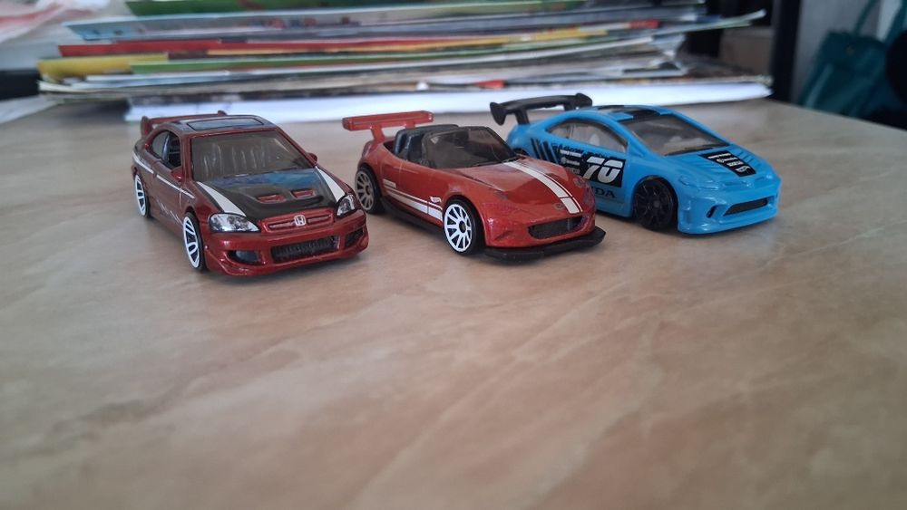 Hot wheels: Honda CIVIC, MAZDA MX5