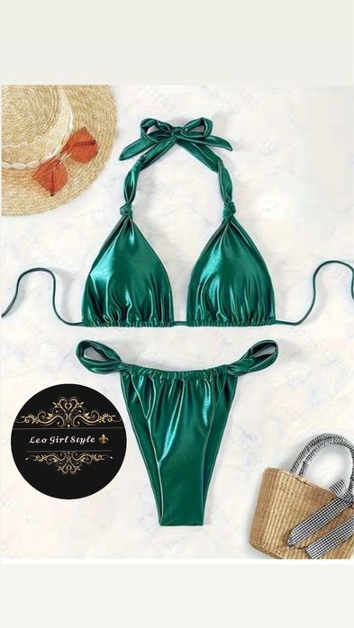 Дамски бански цели и две части