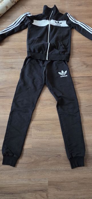Анцуг адидас adidas