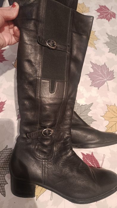 Сапоги женские кожаные.