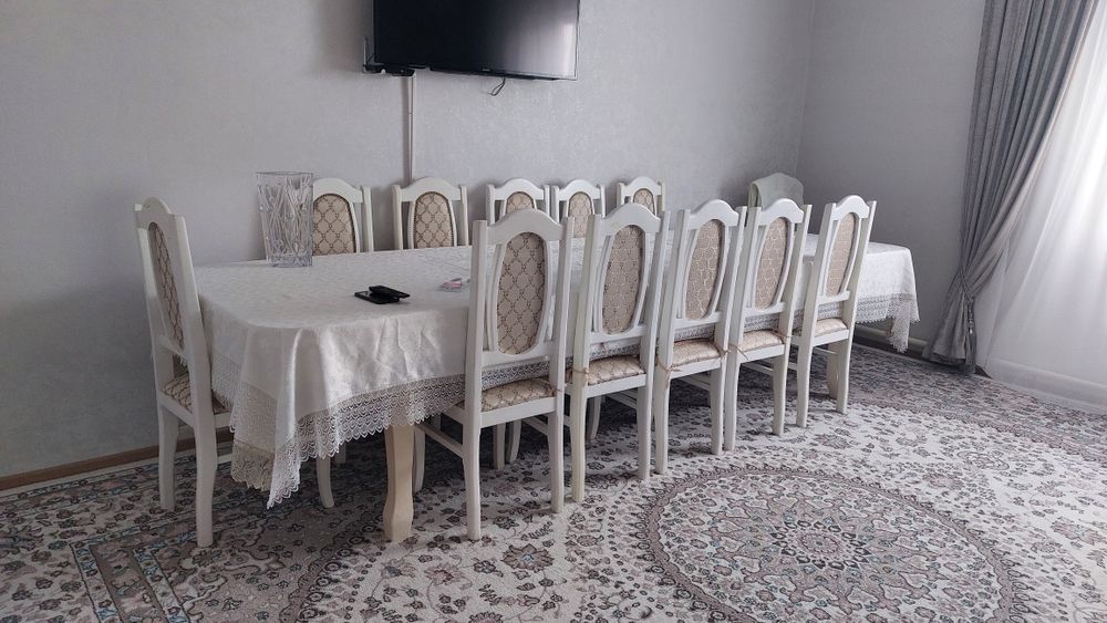 Продам стол и стулья