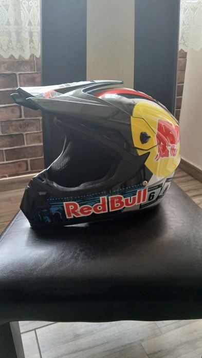Vand cască Red Bull