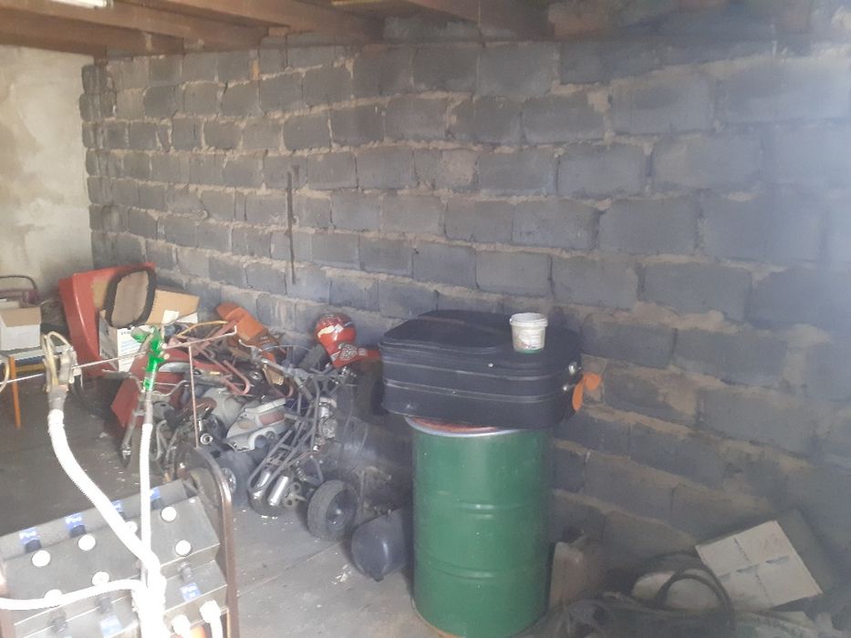 Продам  капитальный гараж.