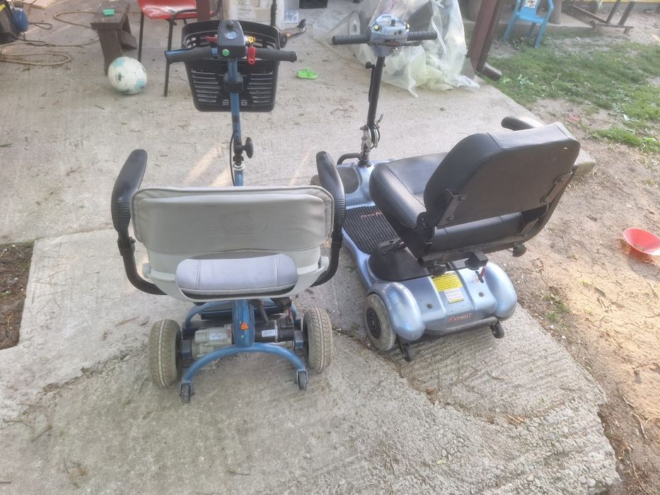 Vând două cărucioare electrice pentru persoane cu dizabilitati