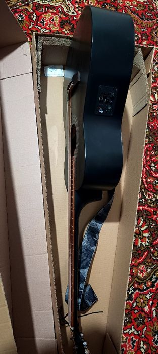 Гитара сотилади янги