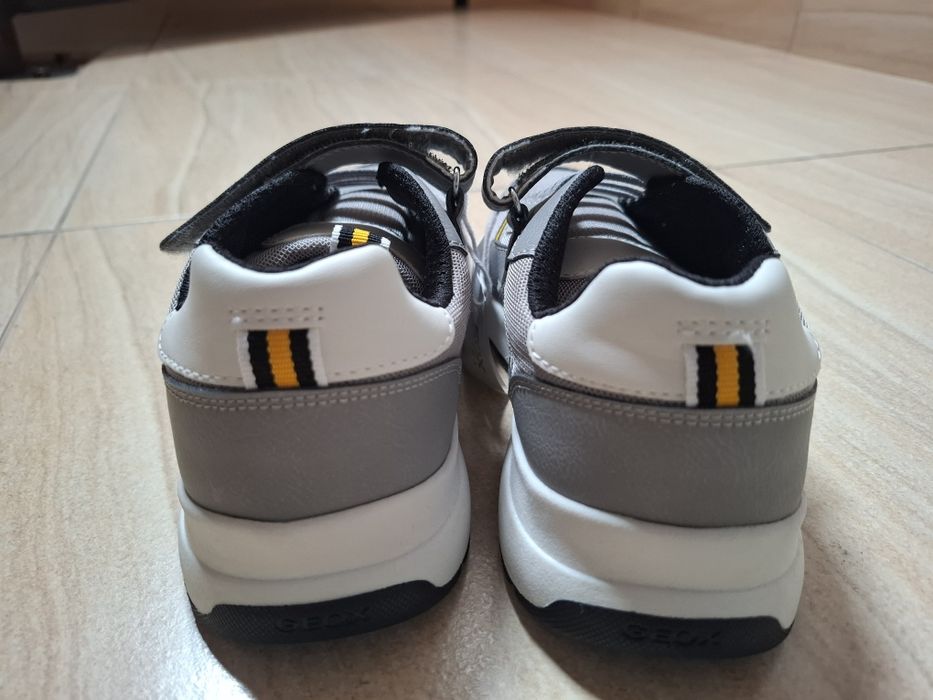 Geox 36 noi cu etichetă