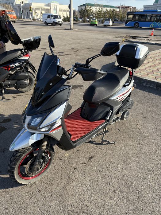 Продам обменяю скутер Стоит на учете