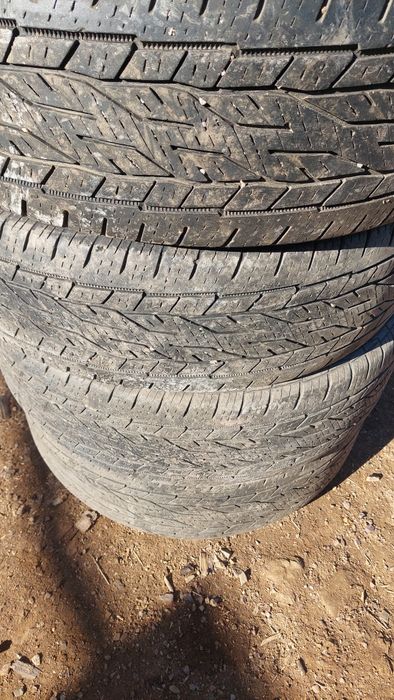 Продам б/у шины 225 65 R17.