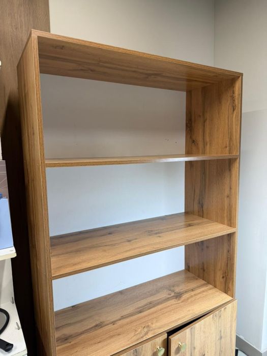 Шкаф большой витринный