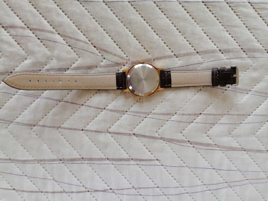 Продавам часовник сделано в СССР