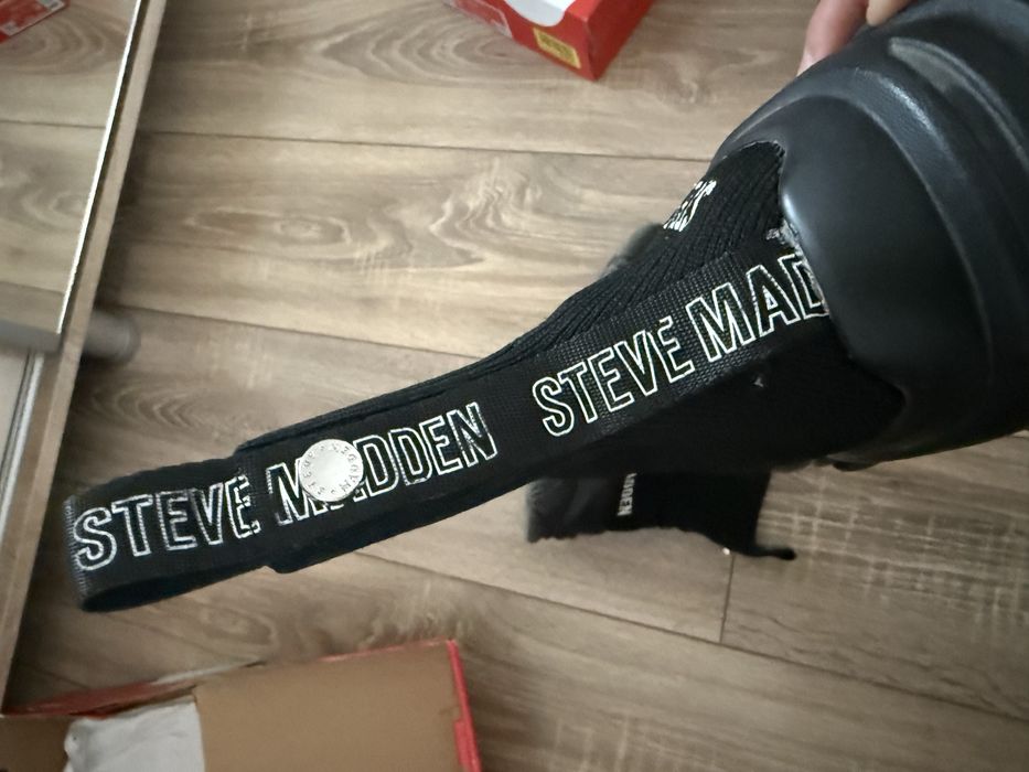 adidasi Steve Madden