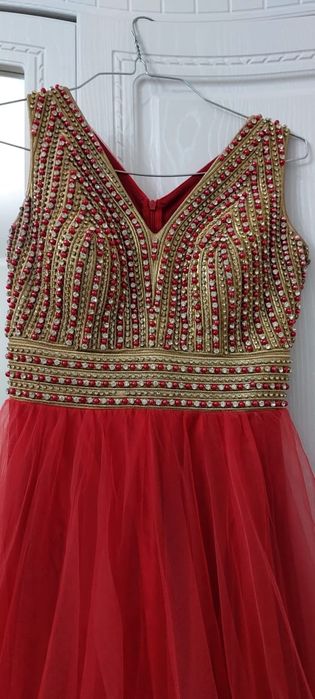 Продам платье в хорошем состоянии