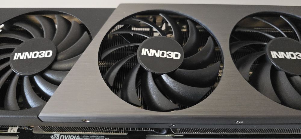 Видео карта Inno3D RTX 4070ti X3, 12GB GDDR6X Nvidia GeForce