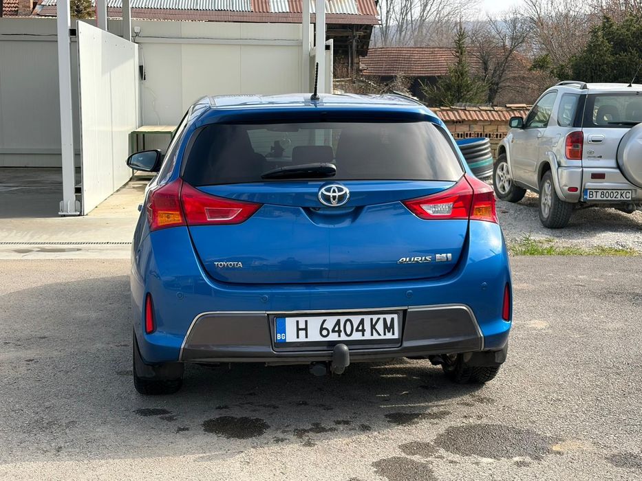 Тойота аурис 1.8 хибрид