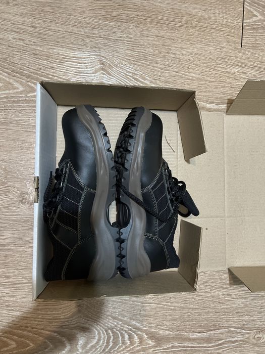 44 РАЗМЕР МАЛОМЕРКА!!! Продам специальную обувь 44 размера