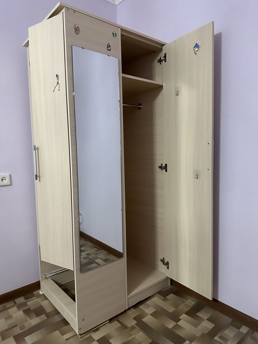 Продам шкаф в детскую