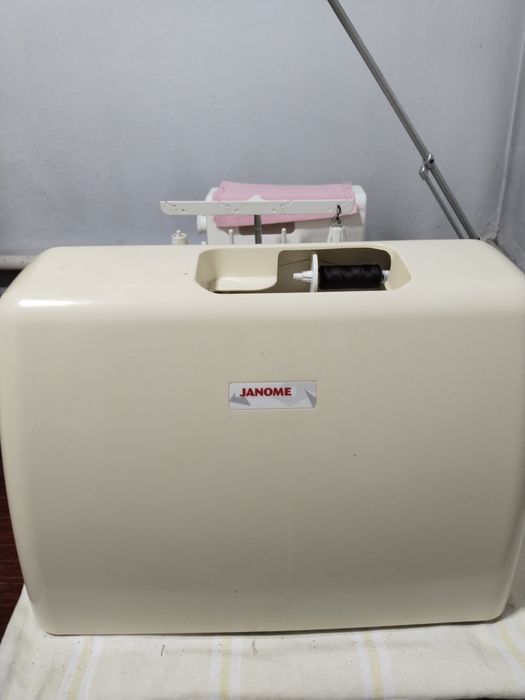 Швейная машинка Janome