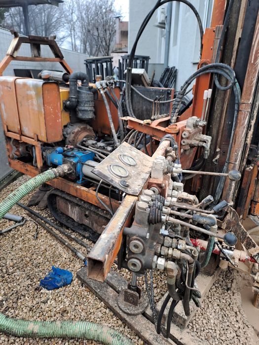 Foraje puturi apa mecanizat