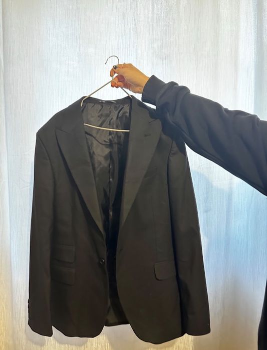 Costum 3 piese marimea M ,nepurtat (comandat de pe reginald )