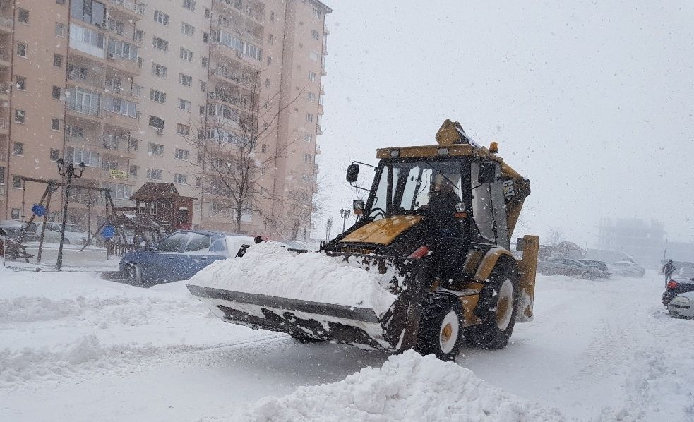 Evacuari saci moloz gunoi
