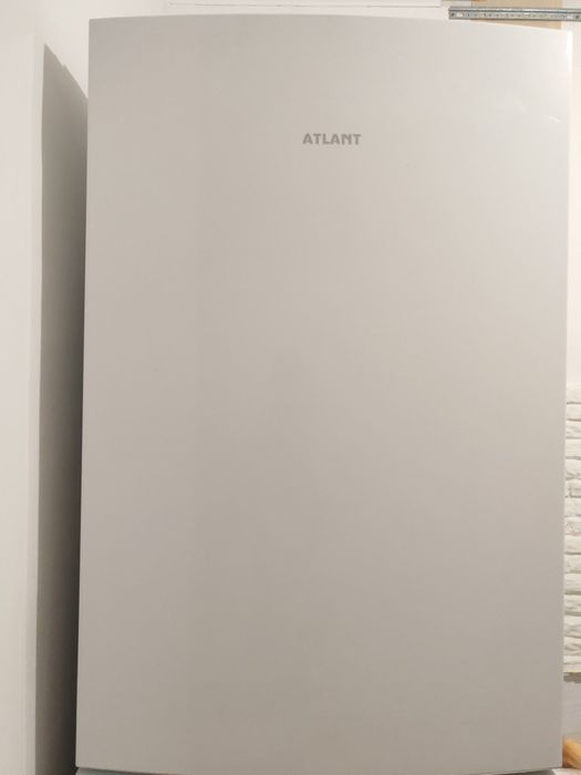 Продаю холодильник Атлант.